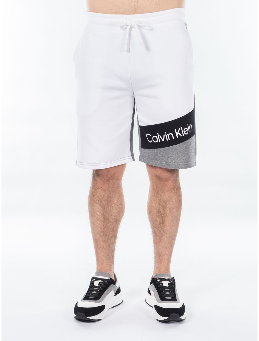 PANTALÓN CORTO CON LOGO