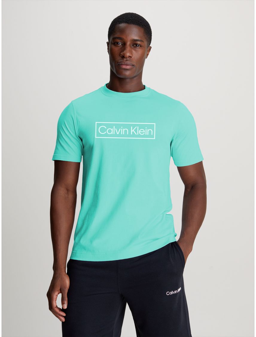 REMERA CON LOGO