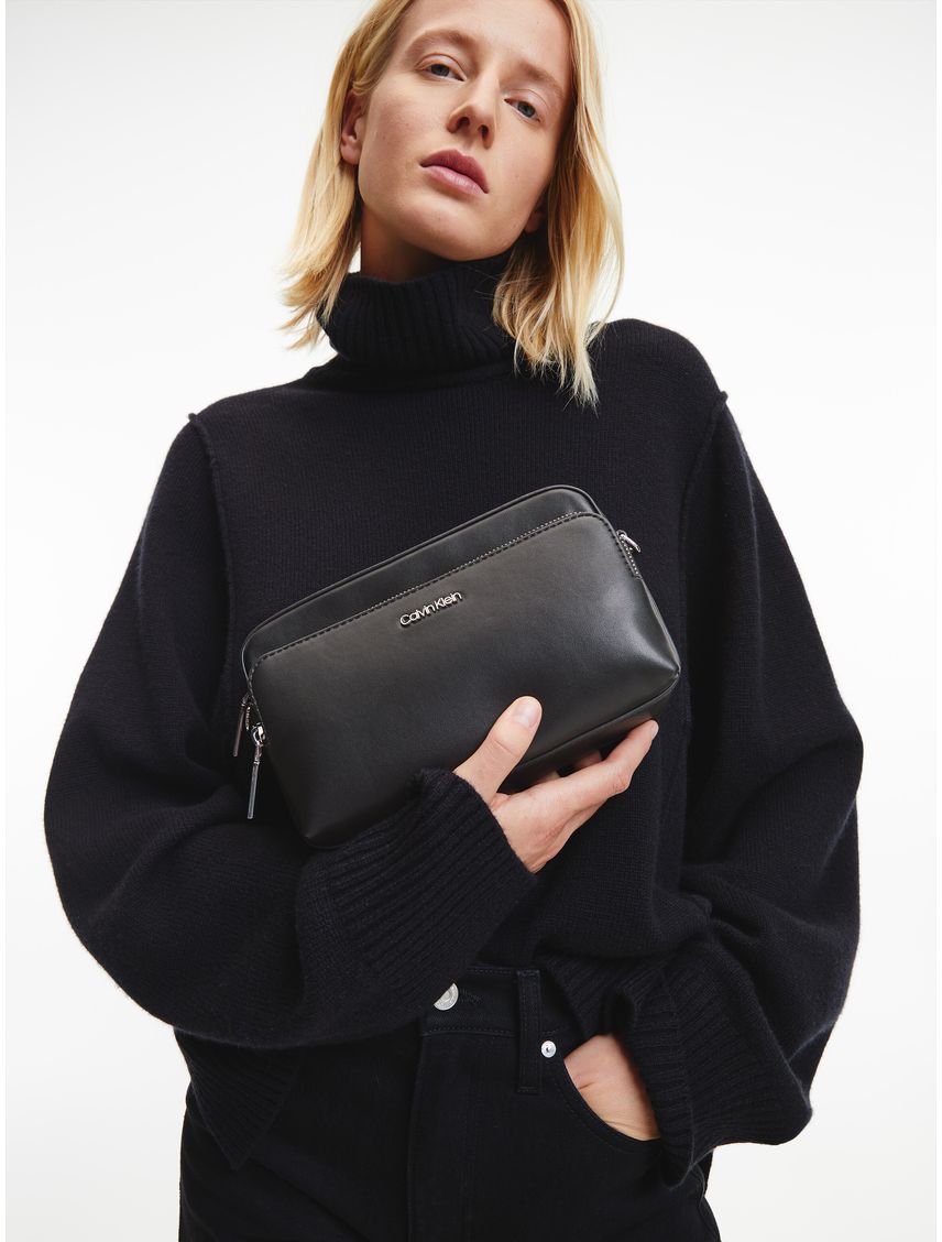 CARTERA CON BANDOLERA GRANDE RECICLADA