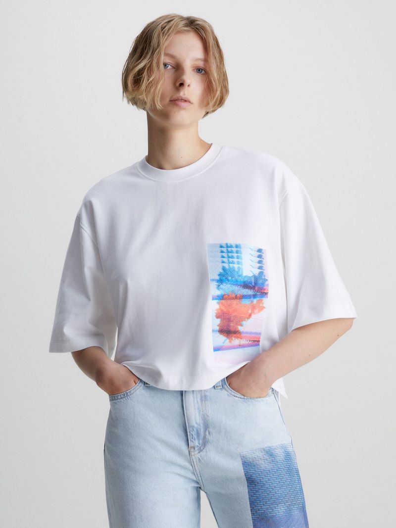 Remera-relaxed-con-estampado-floral