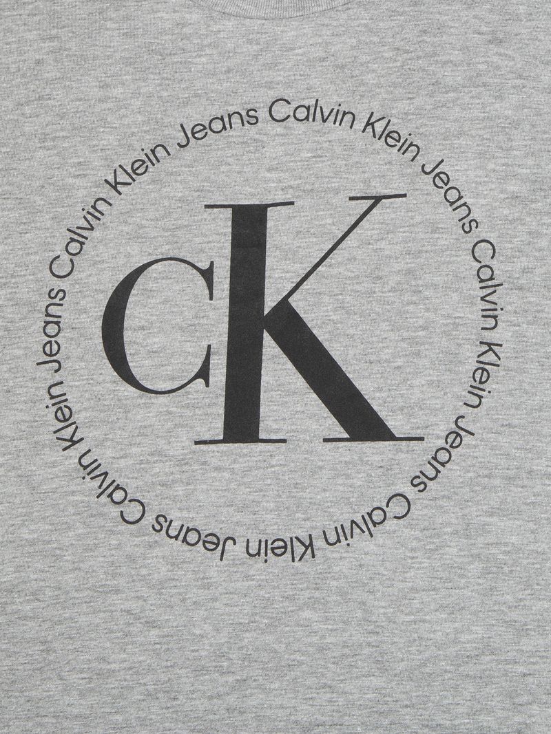 Remera-manga-corta-con-efecto-circular-para-niño