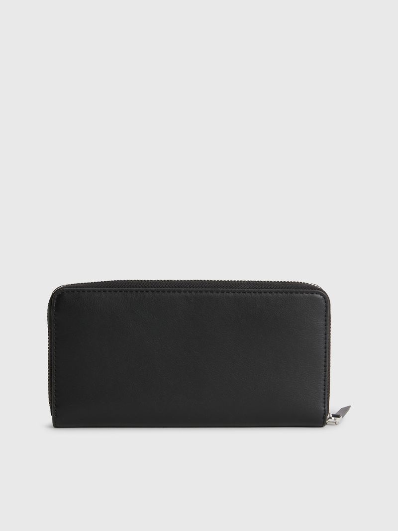 Billetera-con-logotipo-en-relieve