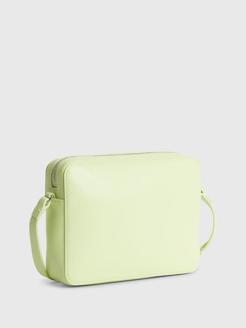 Cartera-reciclada-con-logotipo-en-relieve