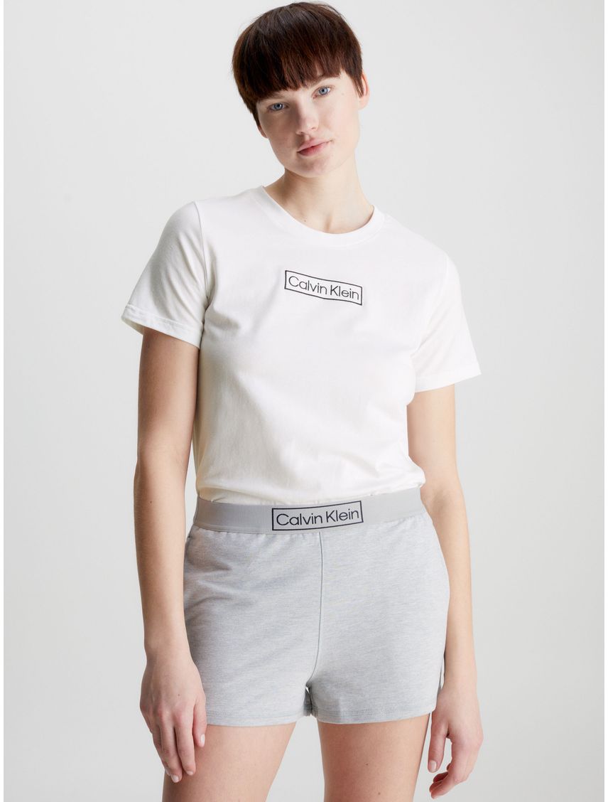 Remera con logo bordado Calvin Klein
