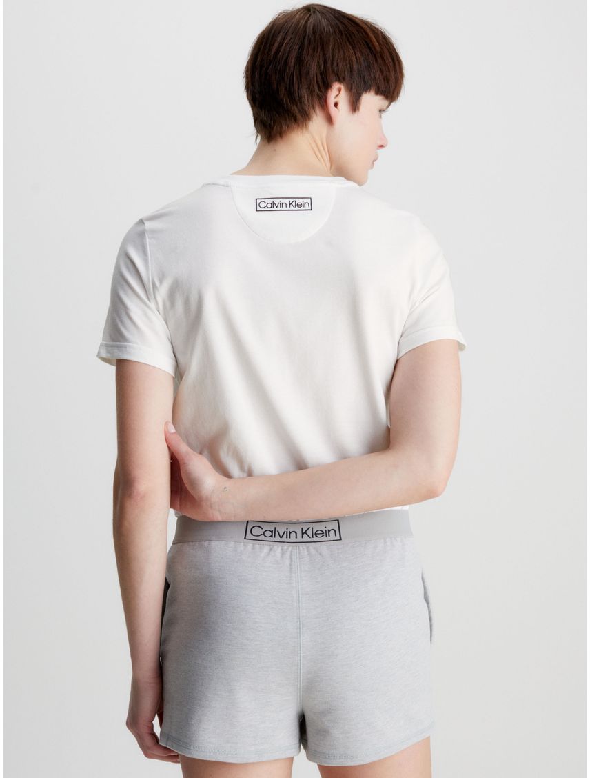 Remera con logo bordado Calvin Klein