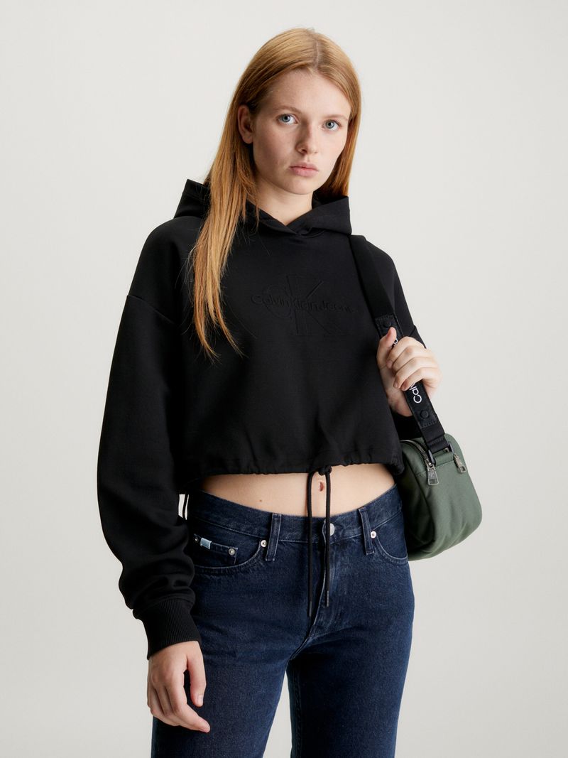 Buzo-cropped-con-capucha-y-logo-grabado