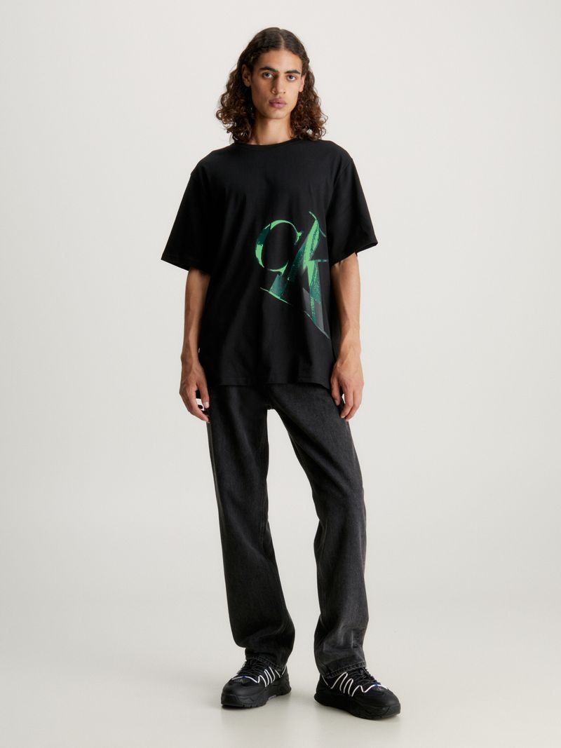 Camisa-holgada-con-monograma