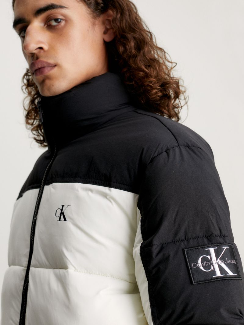 Campera-de-plumas-color-block