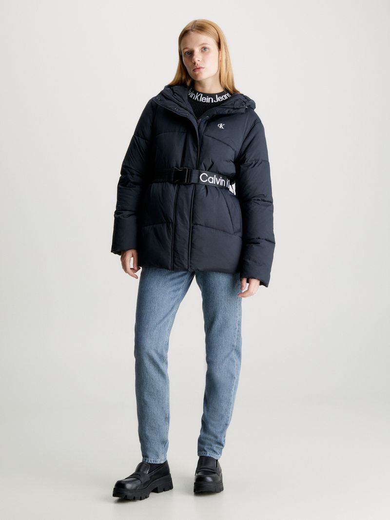Campera-de-plumas-de-nailon-con-cinturon