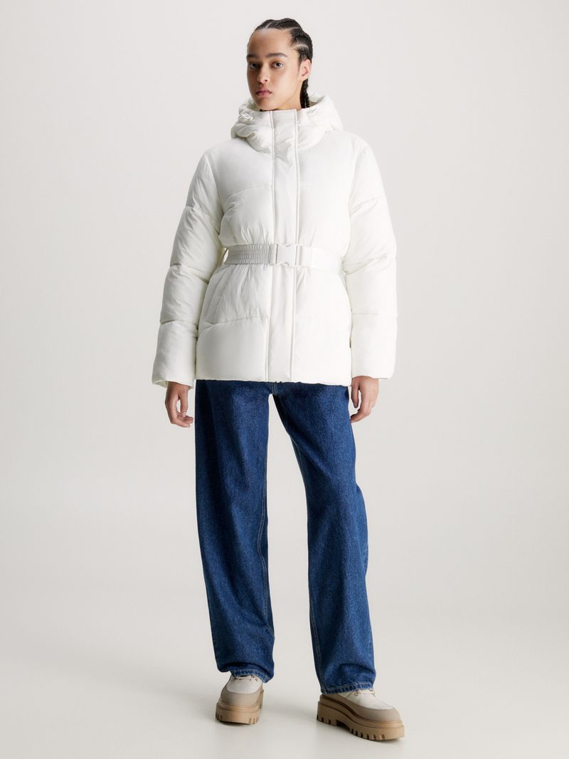Campera-de-plumas-de-nailon-con-cinturon