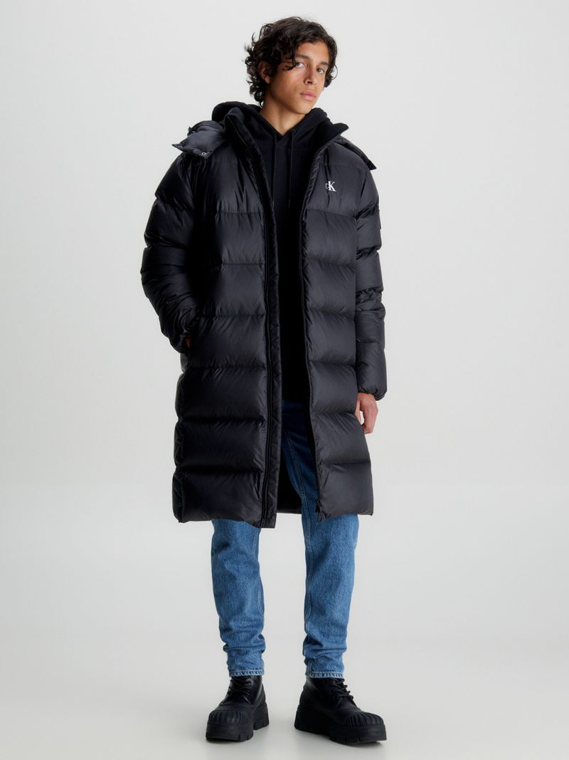 Campera-larga-de-plumas-essentials-