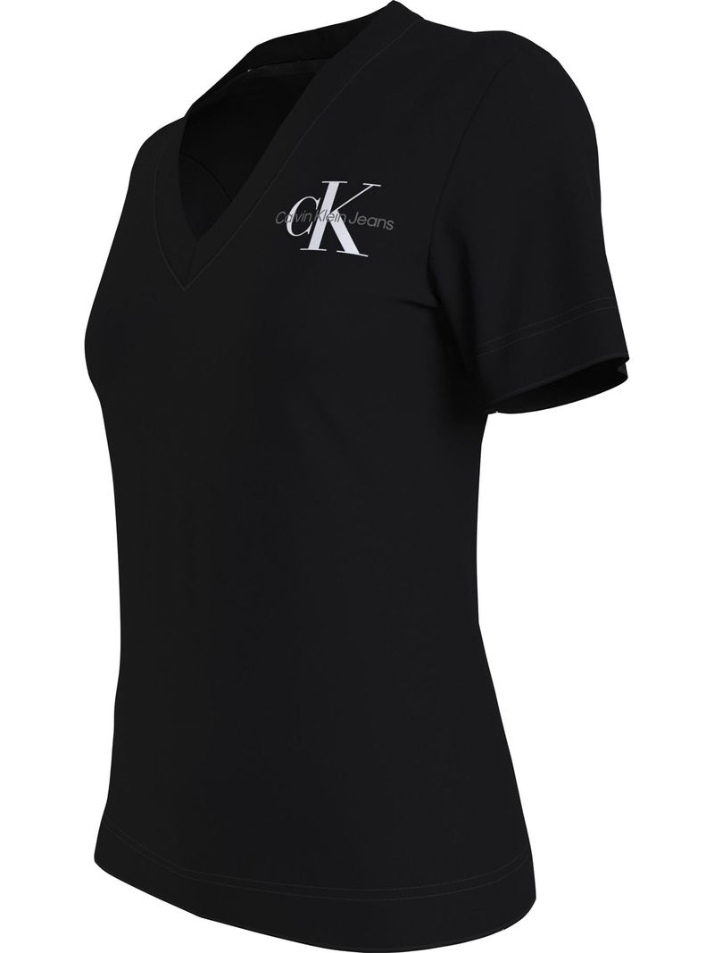 Remera-con-cuello-V