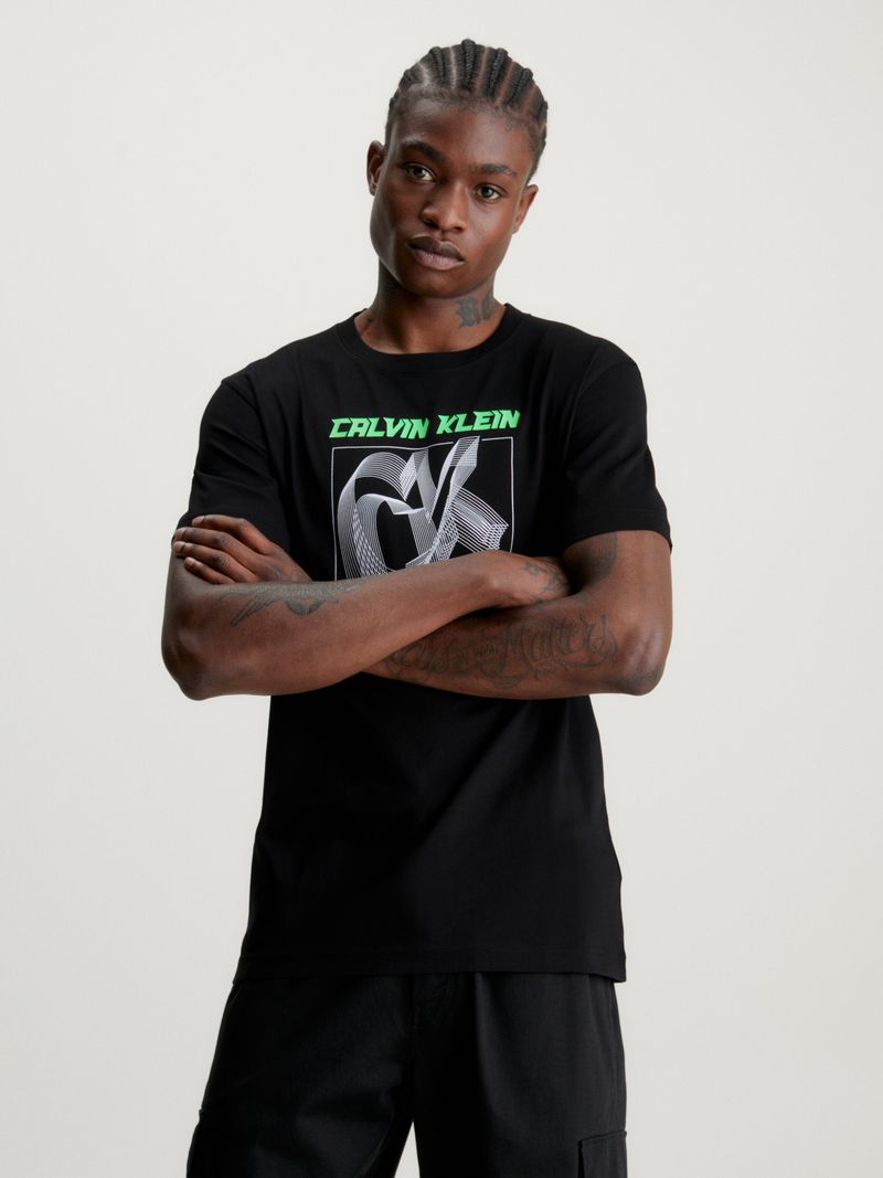Remera-con-logo