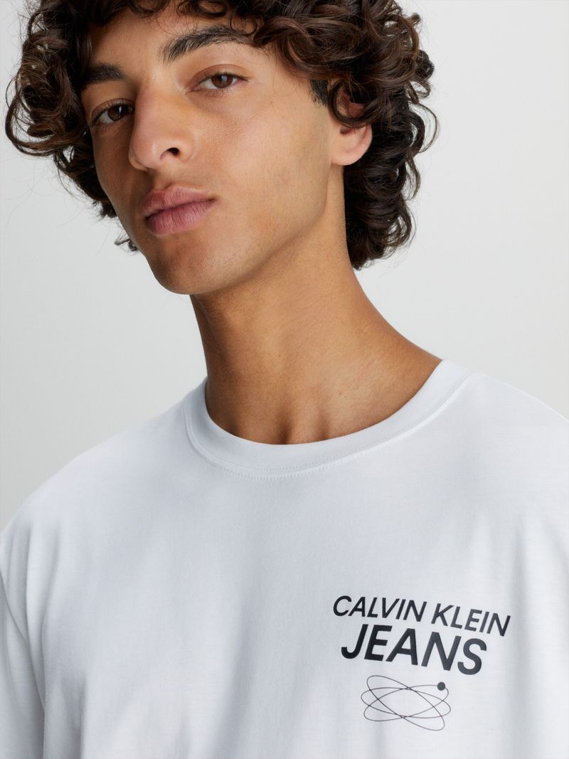 Remera-future-galaxy-graphic