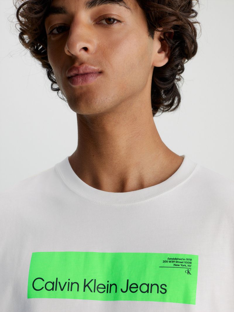 Remera-hyper-real-de-algodon