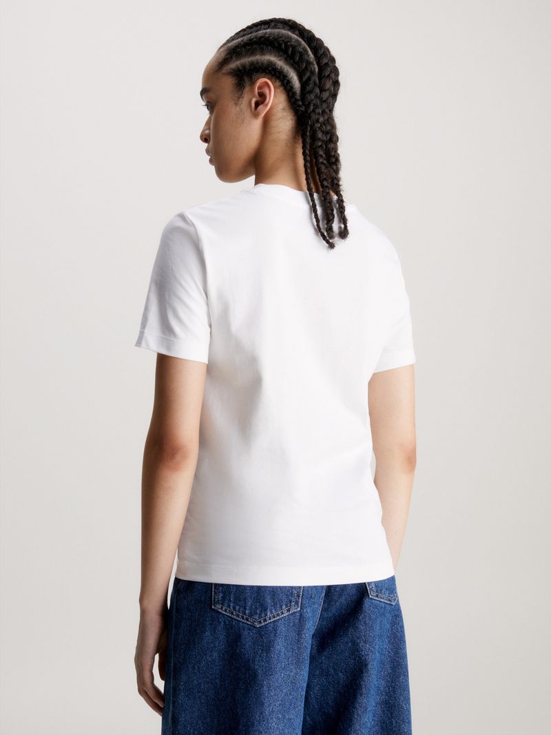 Remera-relaxed-con-estampado-en-la-espalda