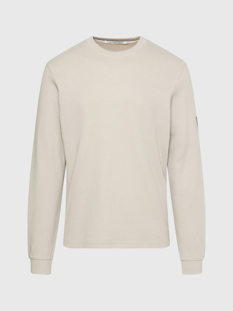 Remera-slim-de-manga-larga-de-punto-gofrado
