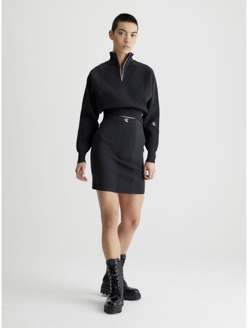 Sweater con cuello alto