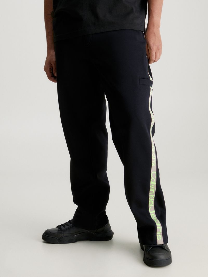 Pantalon-de-chandal-holgado-con-logo-Tape