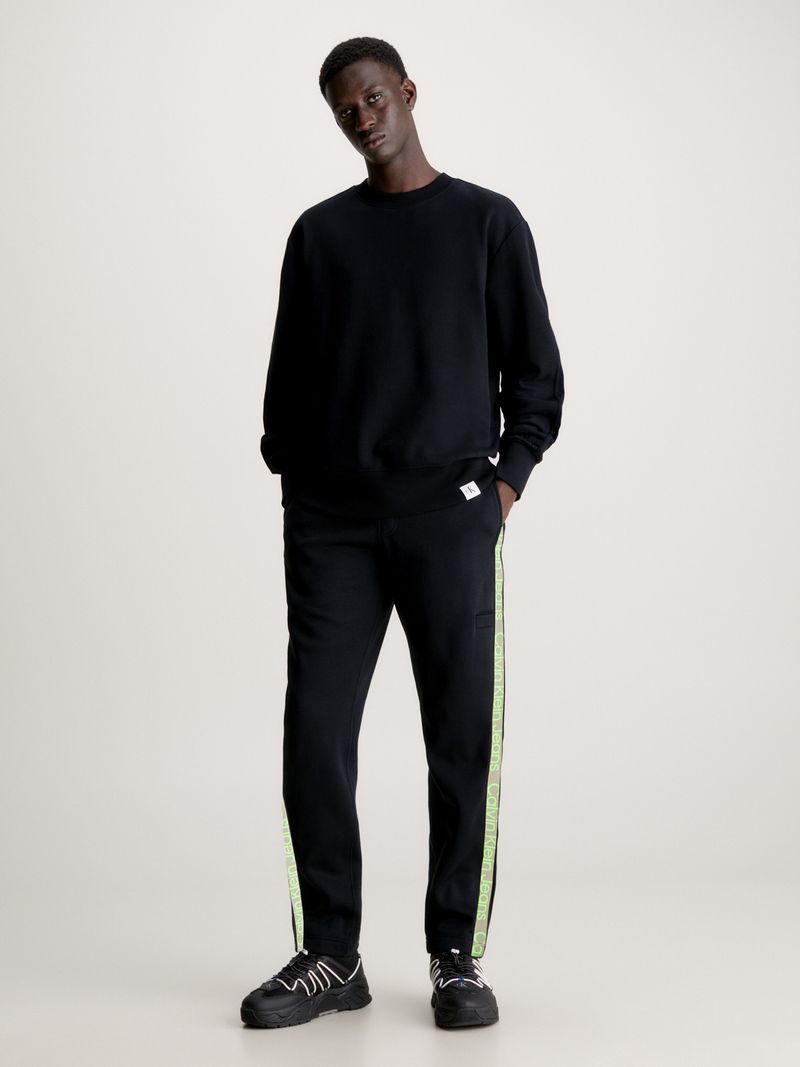 Pantalon-de-chandal-holgado-con-logo-Tape