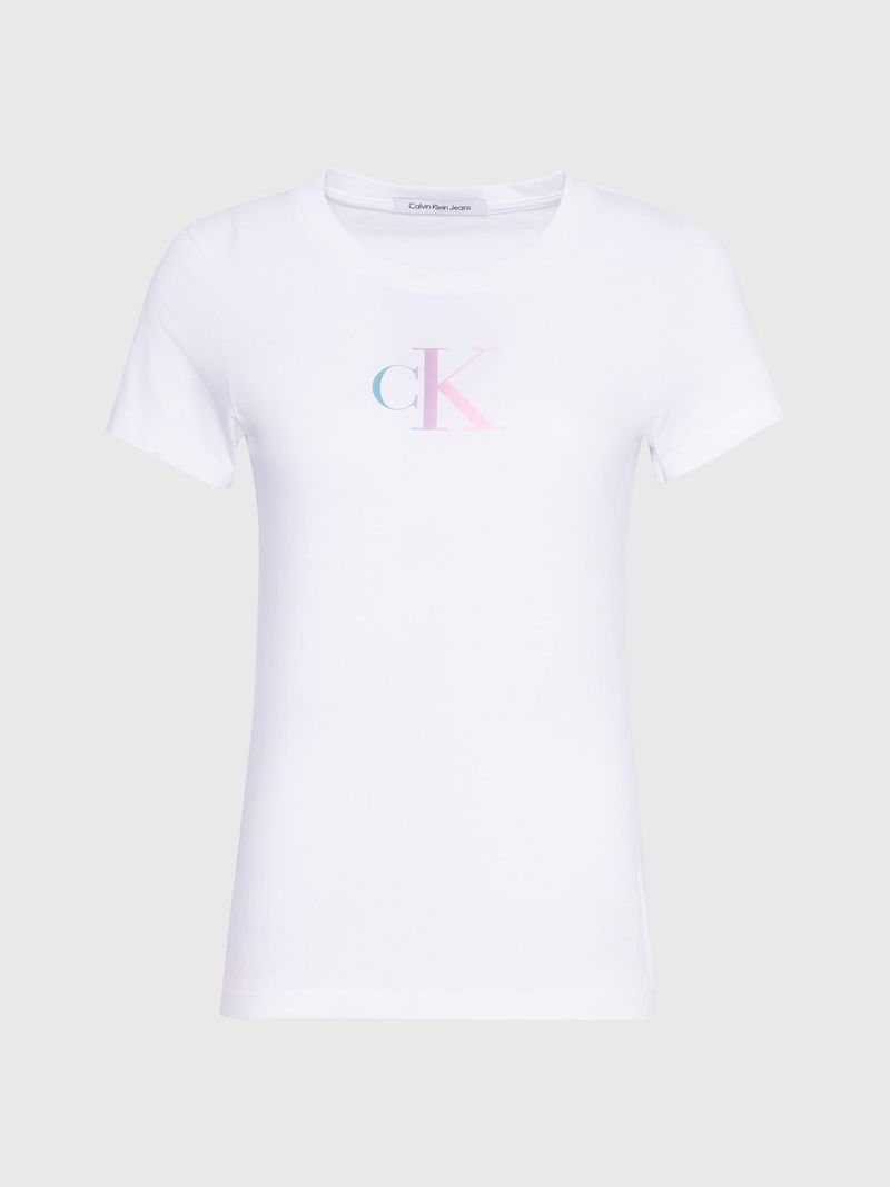 Remera-slim-con-monograma