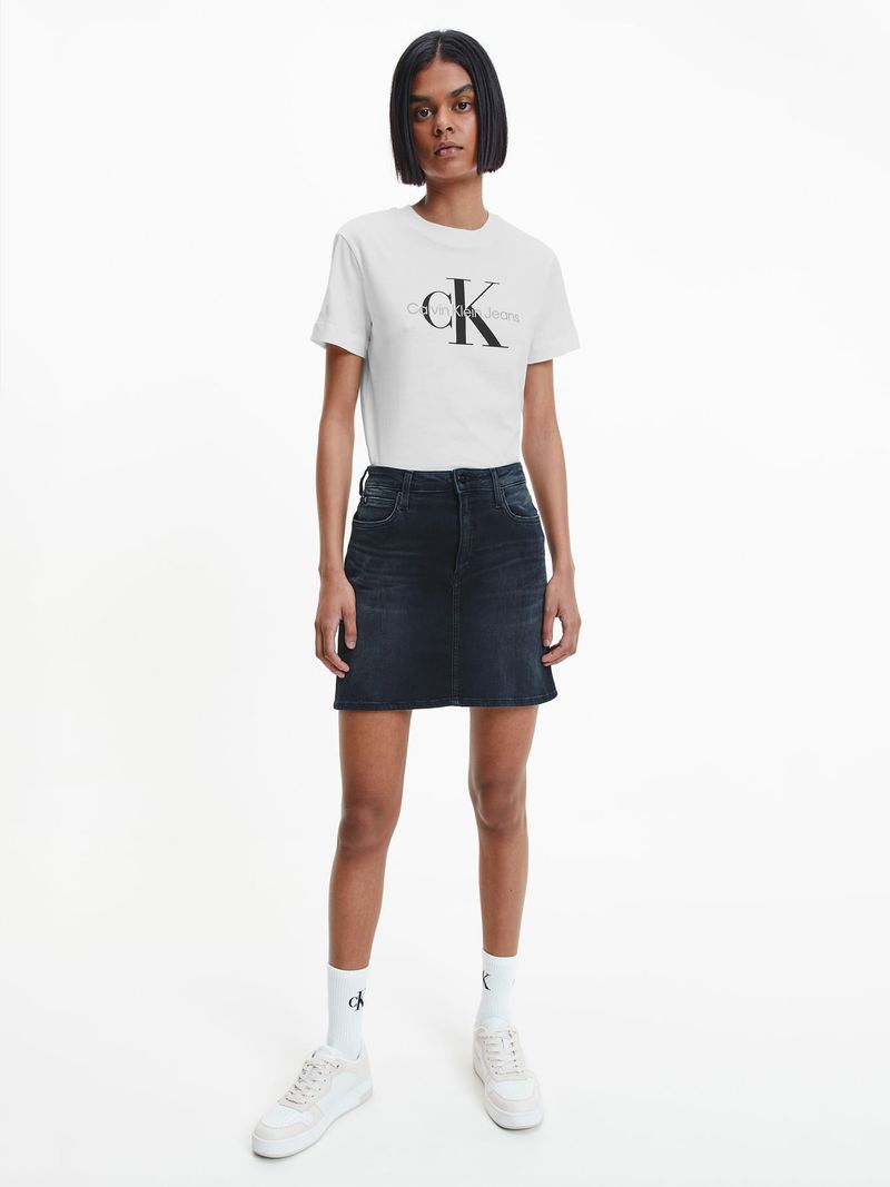 Remera-regular-fit-con-monograma