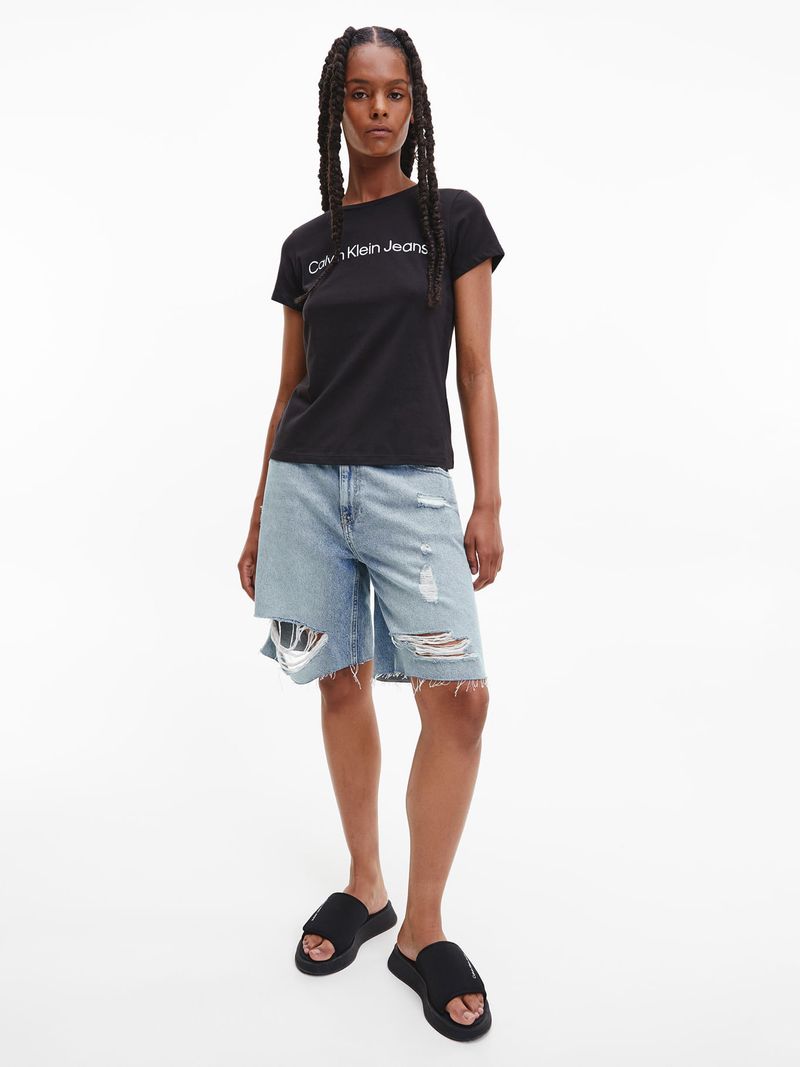 Remera-de-corte-slim-y-logo