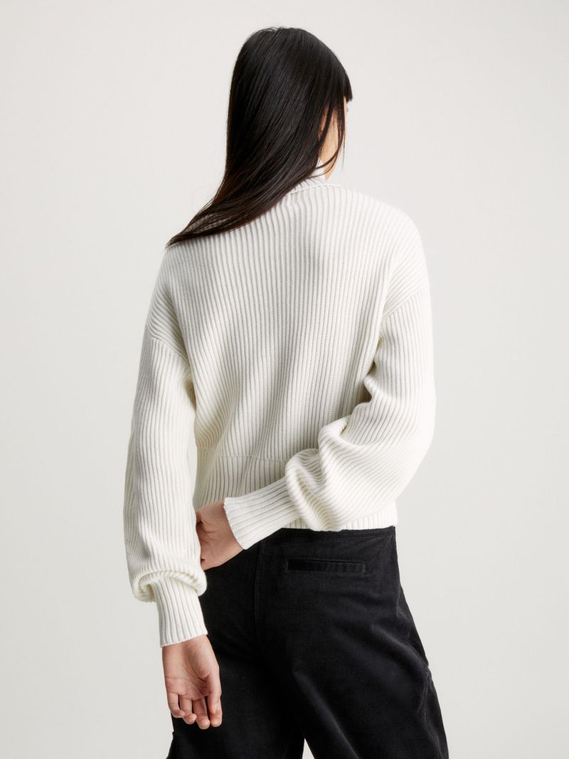 Sweater-holgado-con-monograma