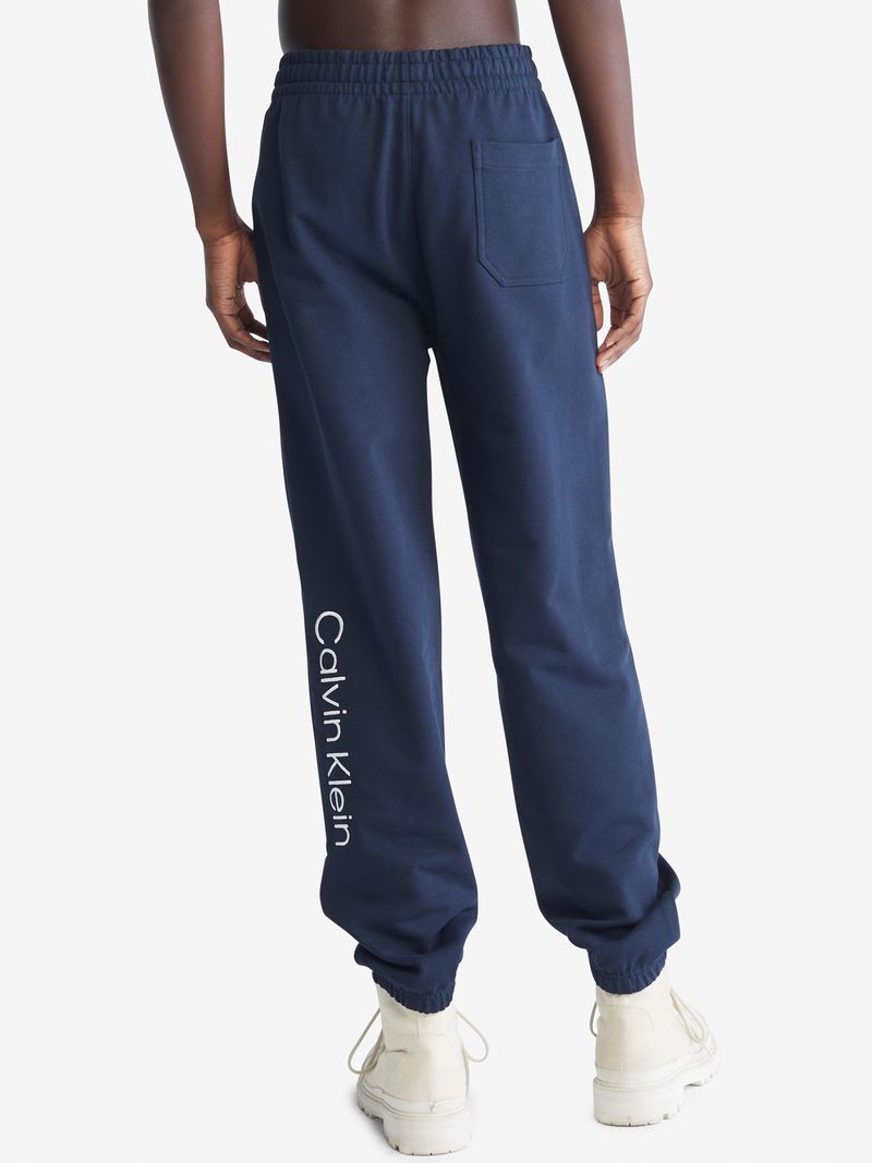 Jogger-de-algodon-con-logo-bordado