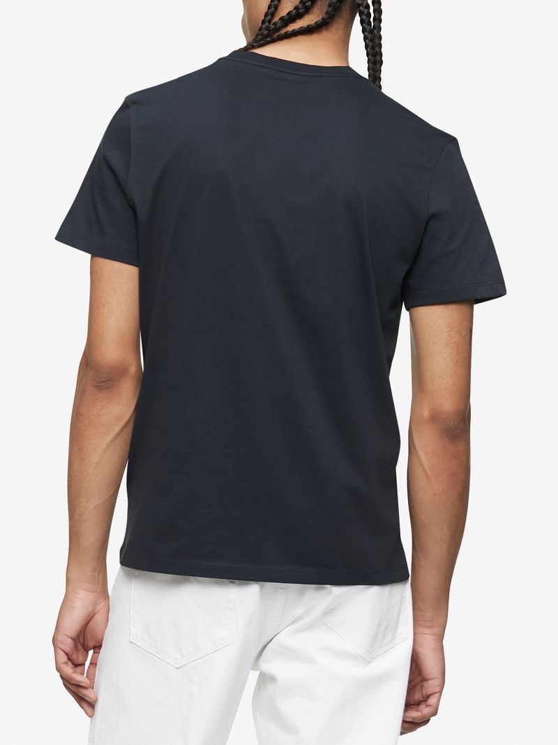 Remera-con-monograma