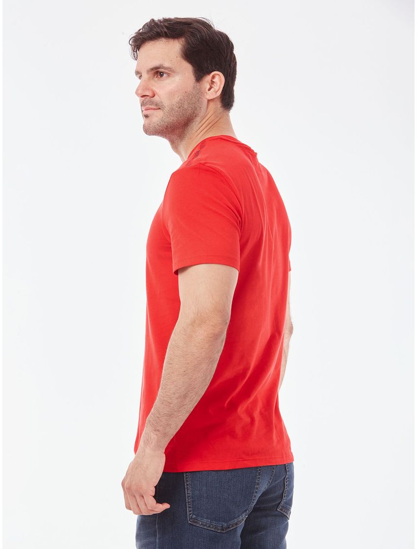Remera manga corta con cinta distintiva en los hombros