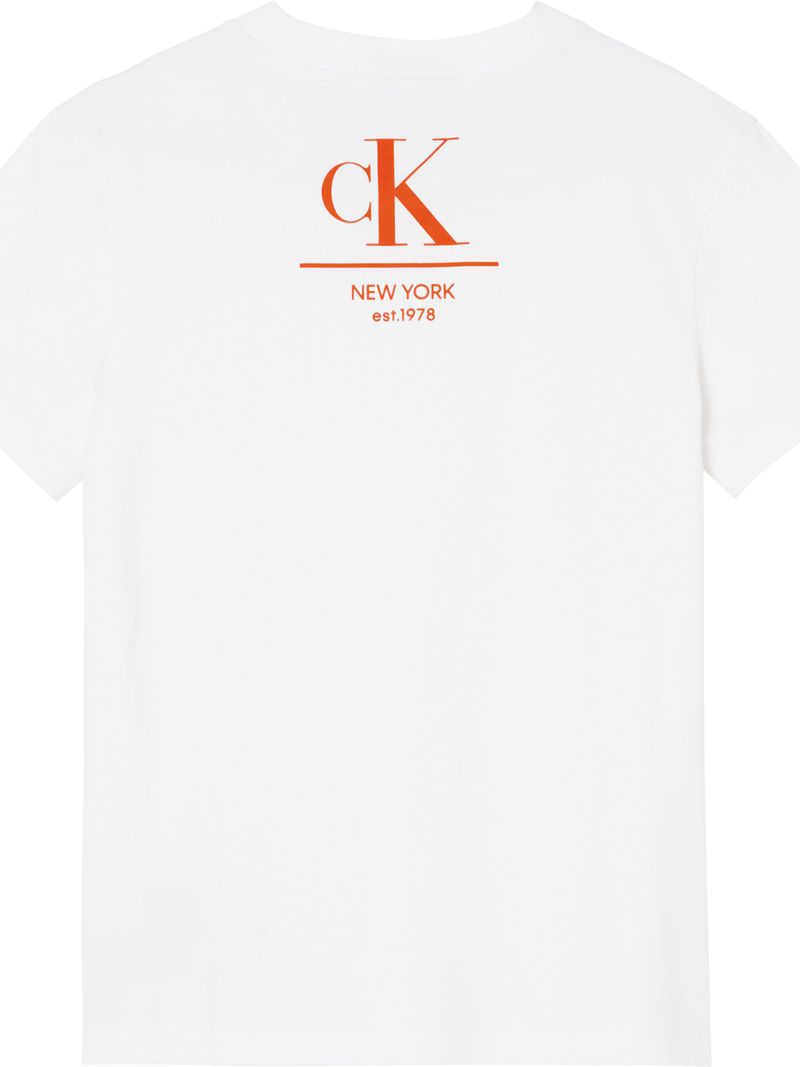 Remera-slim-con-mini-monograma