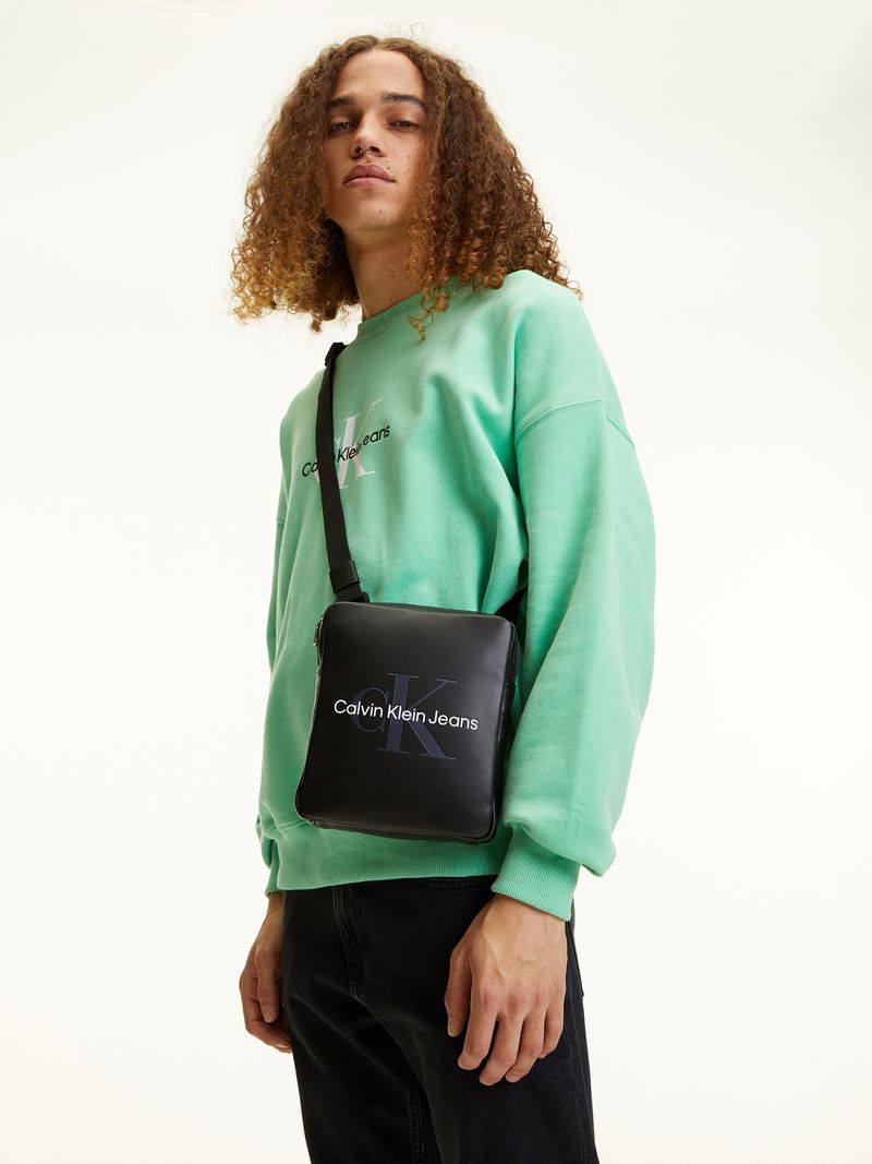 Bolso-con-monograma-soft-reporter