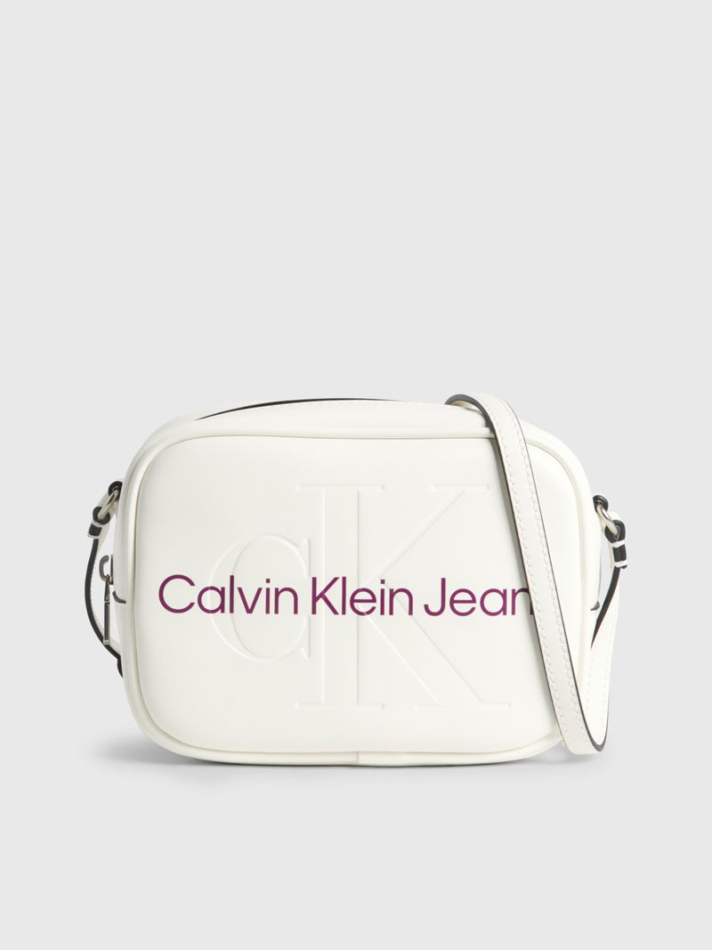 Cartera-sculpted-camera