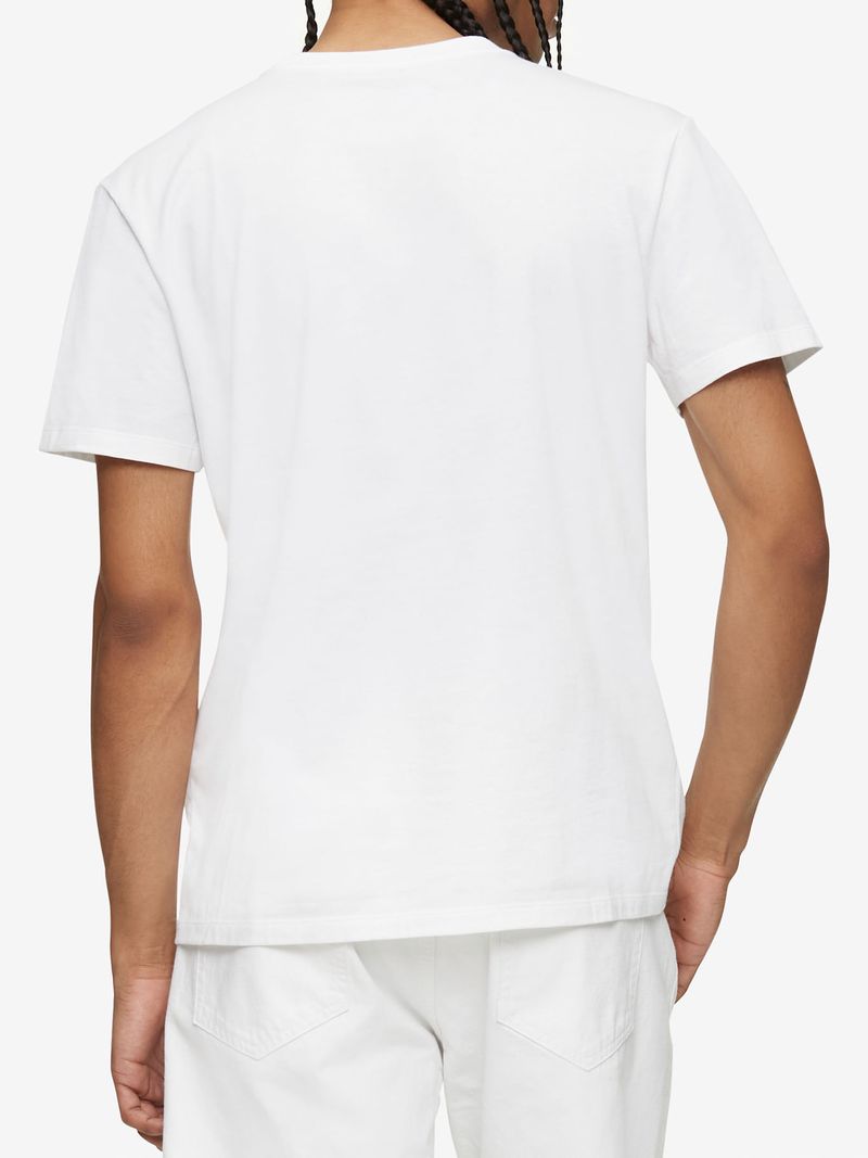 Remera-con-monograma