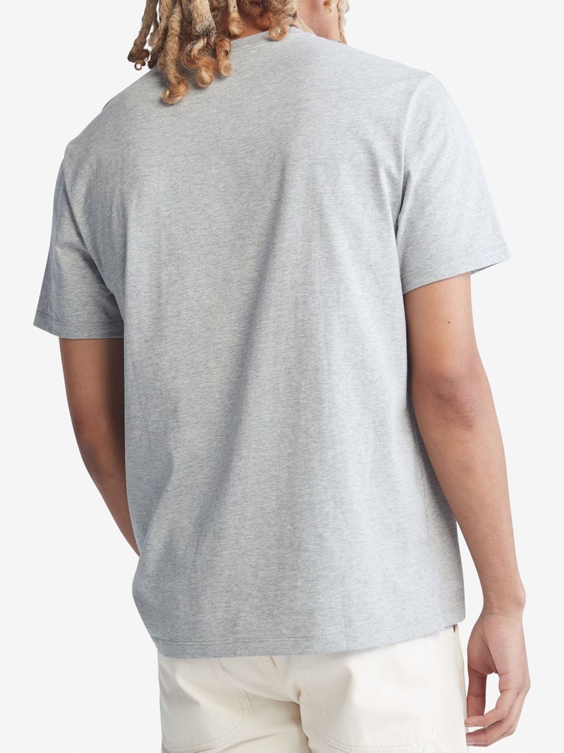 Remera-con-monograma