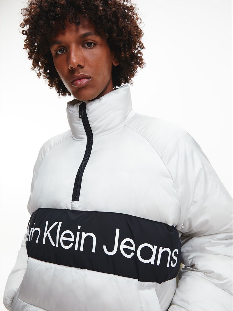 Campera-acolchada-con-logotipo
