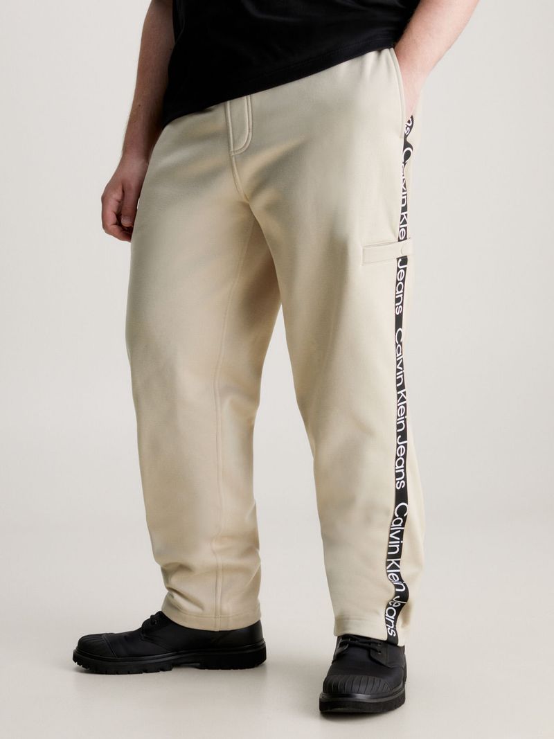 Pantalon-de-chandal-holgado-con-logo-Tape