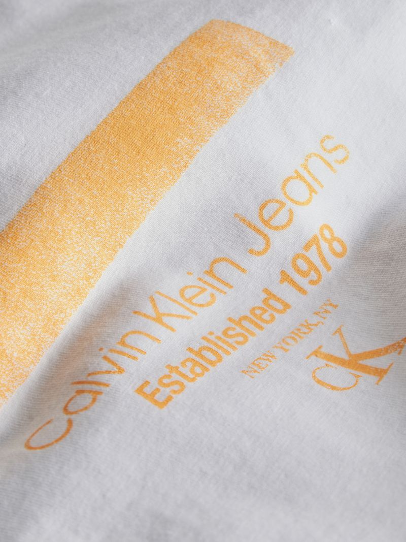 Remera-con-logo