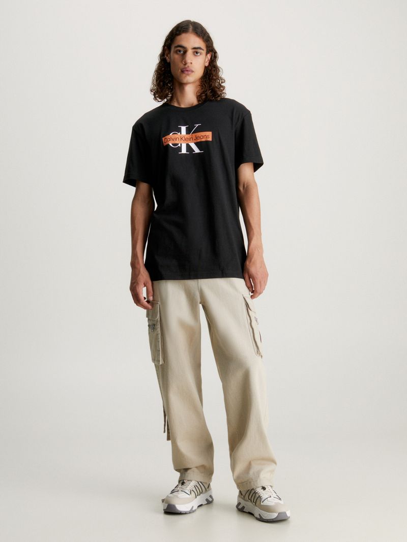 Remera-con-monograma