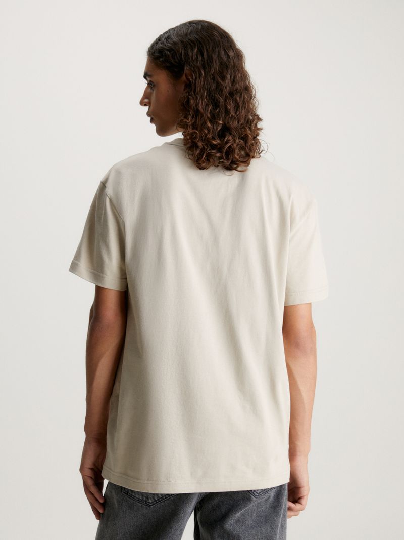 Remera-con-monograma