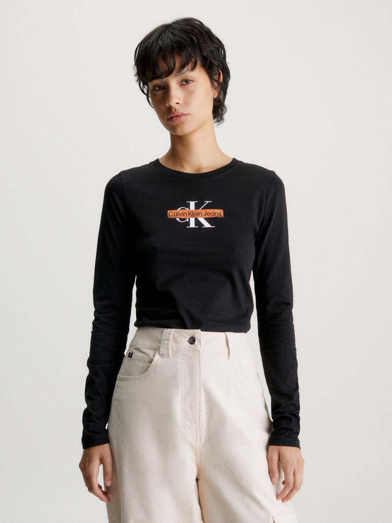 Remera-de-manga-larga-con-logo