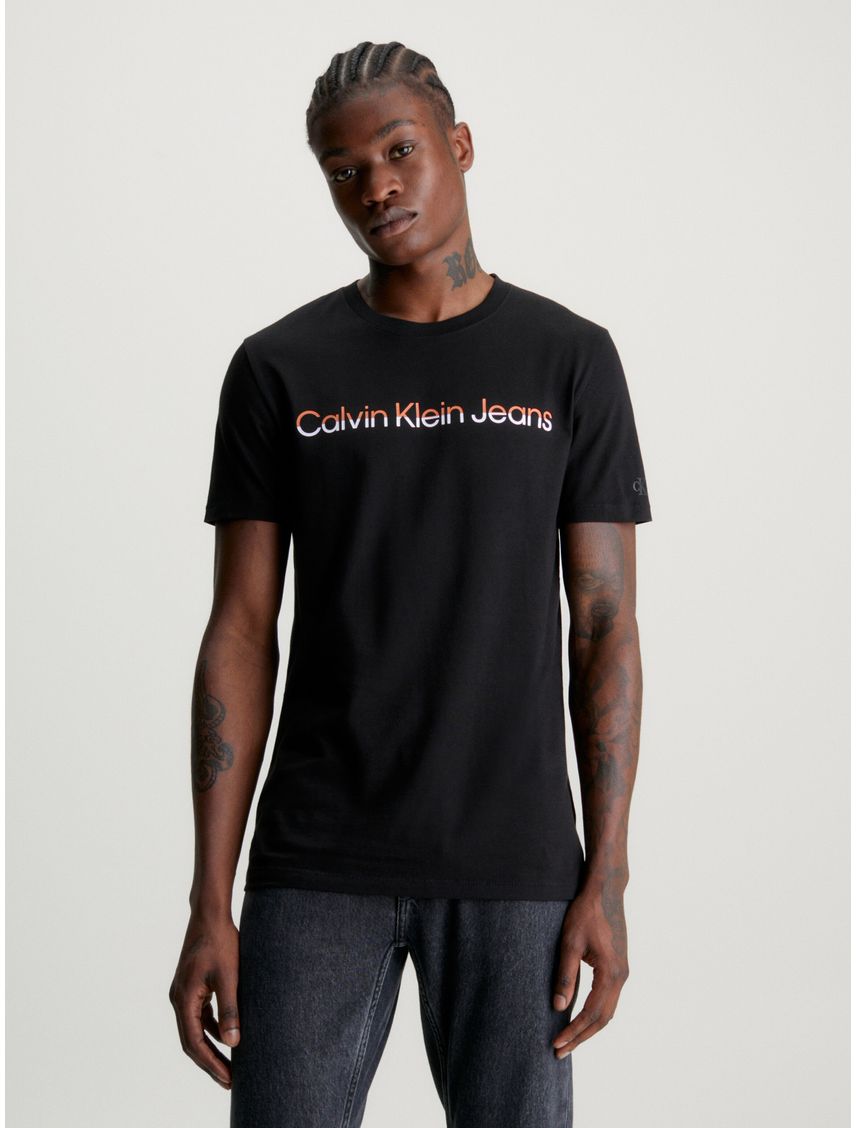 Remera slim con logo