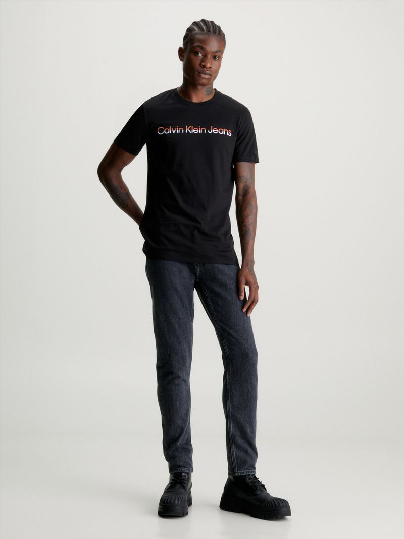 Remera-slim-con-logo