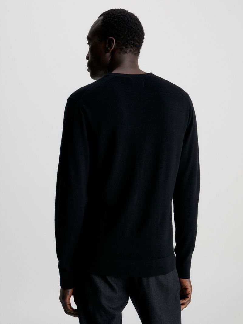 Sweater-de-cuello-en-v-y-lana-merino