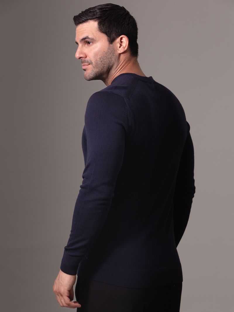 Sweater-de-cuello-en-v-y-lana-merino