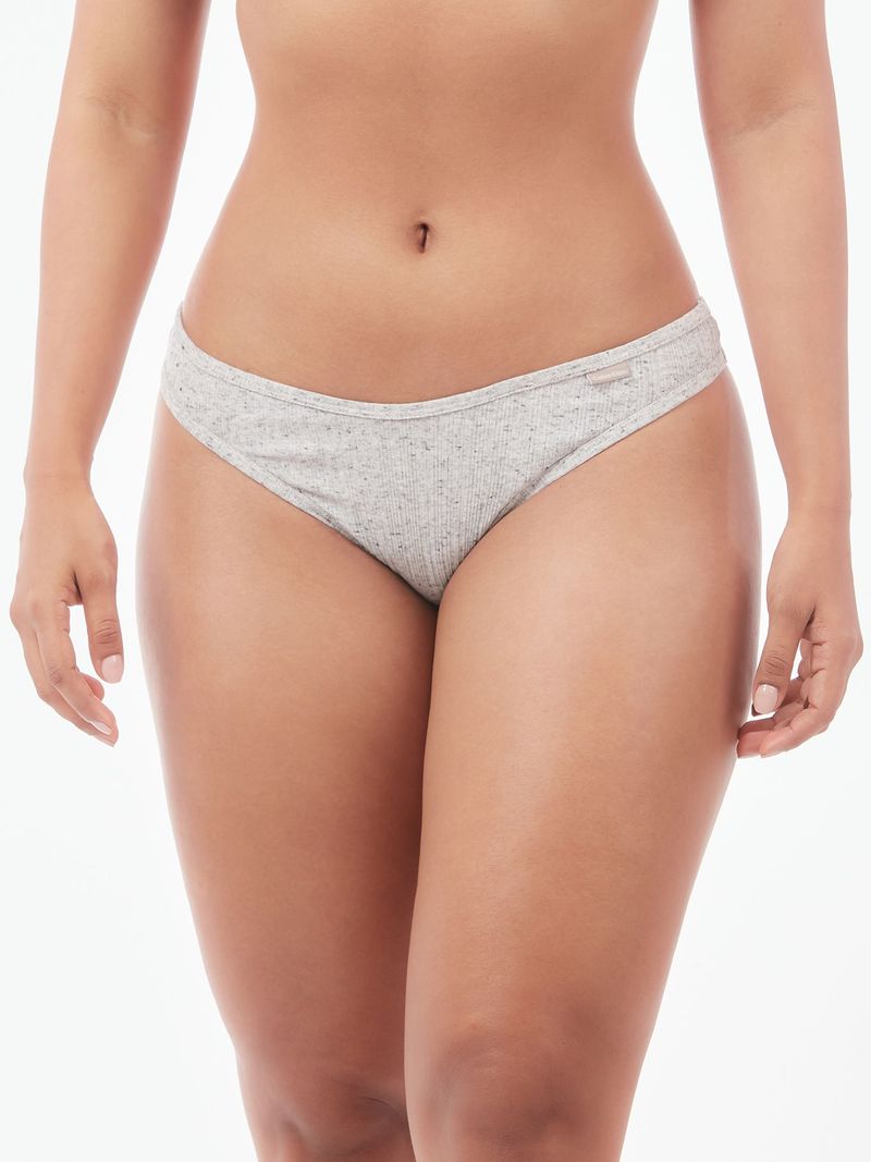 Bombacha-con-forma-de-V