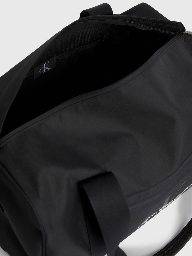 Bolso-essentials-duffle-con-logo-