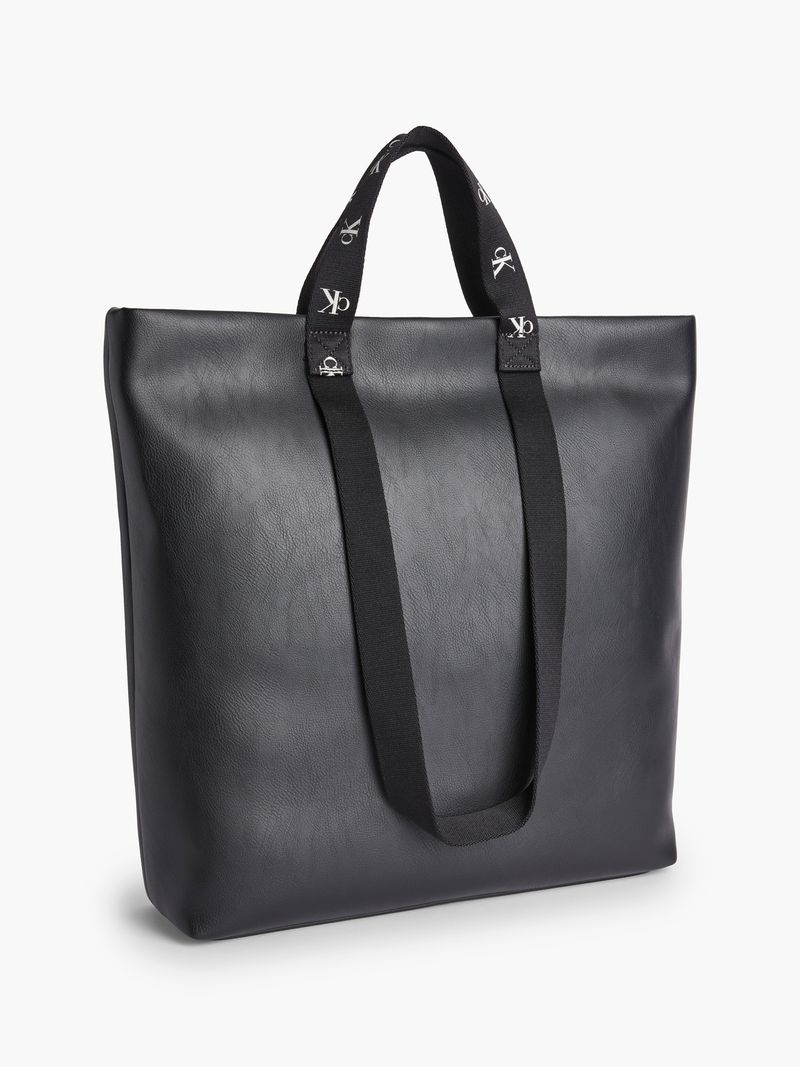 Cartera-tote-cuadrada-y-reciclada