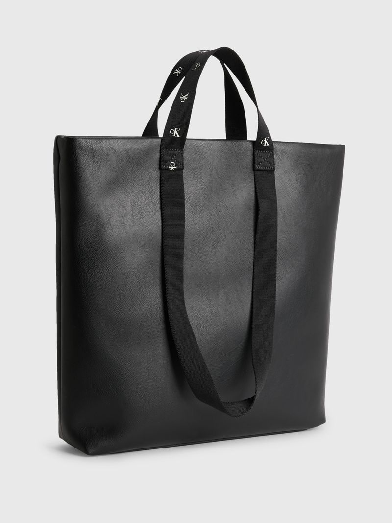 Cartera-tote-cuadrada-y-reciclada
